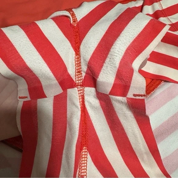 Lululemon Run Light As Air Short Fearless Red Waldo Stripe 2012 Seawheeze Size 8 - Picture 5 of 11